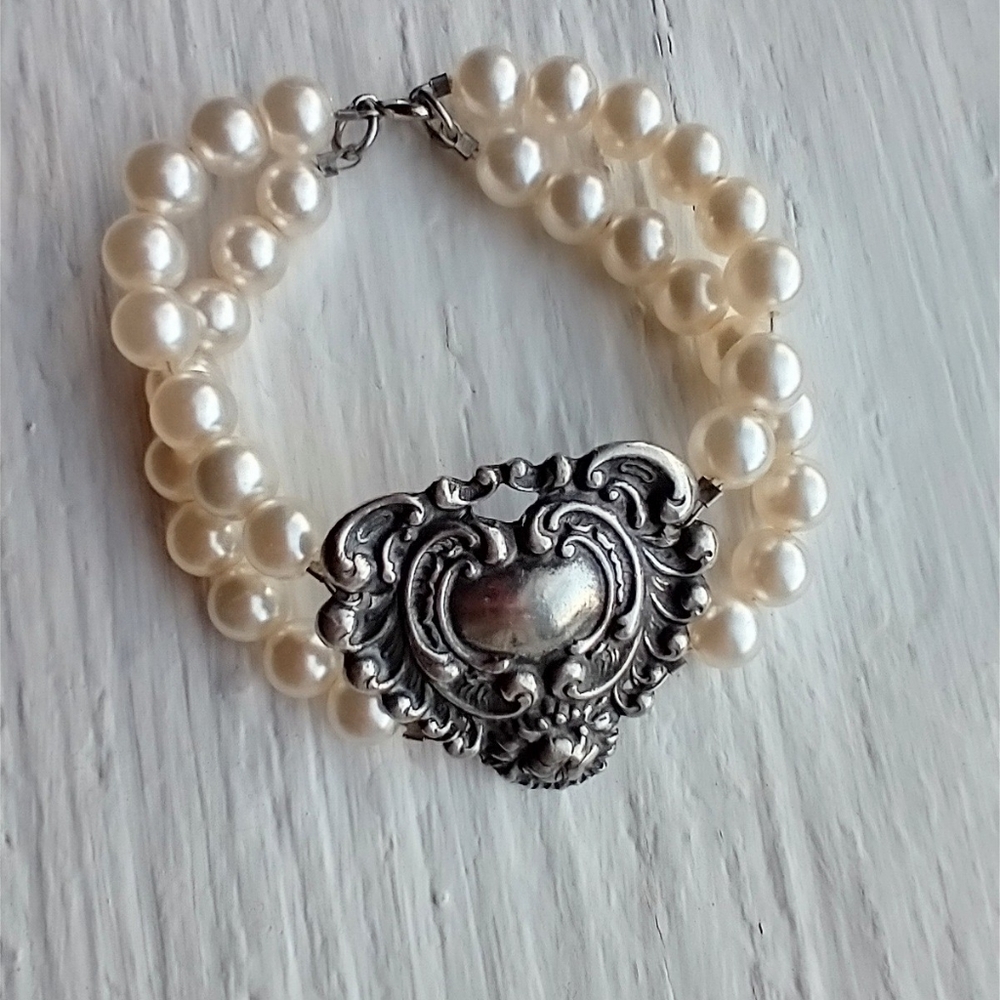Vintage Faux Pearl Luggage Tag Bracelet